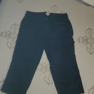 black faded glory size 8 capris